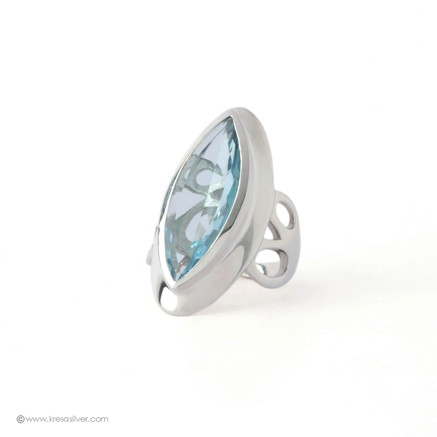 Dew Drop Marquise Ring - Blue